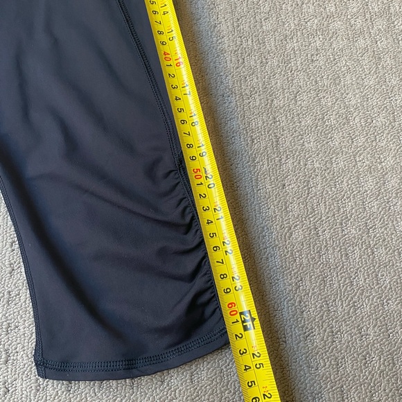 ⛔️Dold⛔️Lululemon Black Capri Workout Activewear Crop Leggings Pants Sz US8 AU12 - Picture 8 of 8